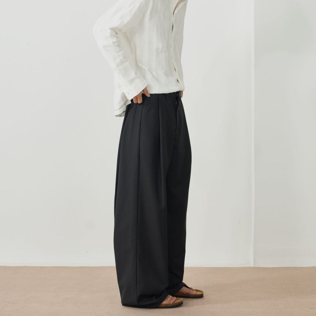 Pleated loose wide-leg trousers